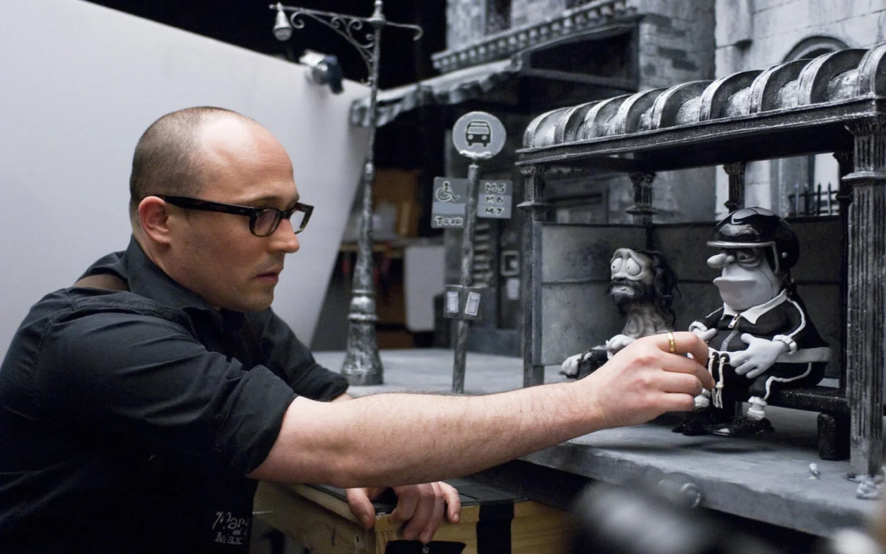 Adam Elliot behind the scene of "Mary & Max"